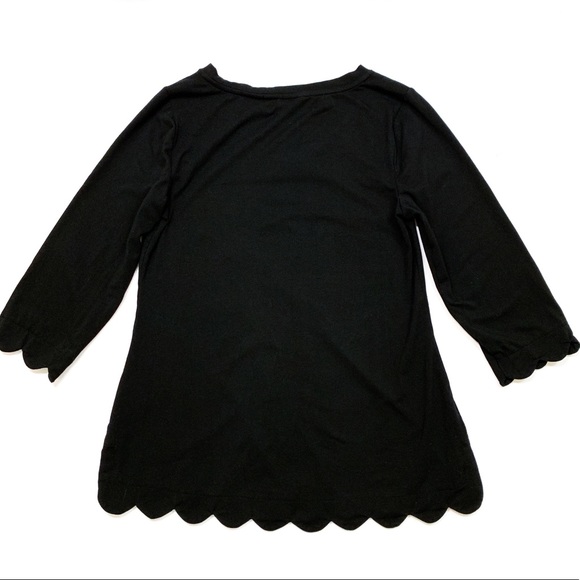 ISAAC MIZRAHI • Blk V Neck/ Scalloped Hem - Picture 2 of 4